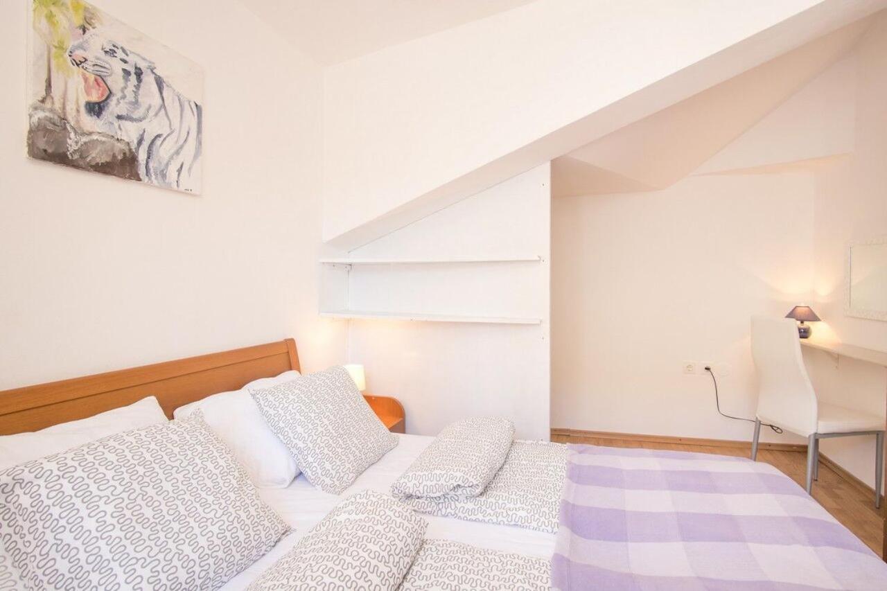Apartment Polo Vrbnik Kültér fotó