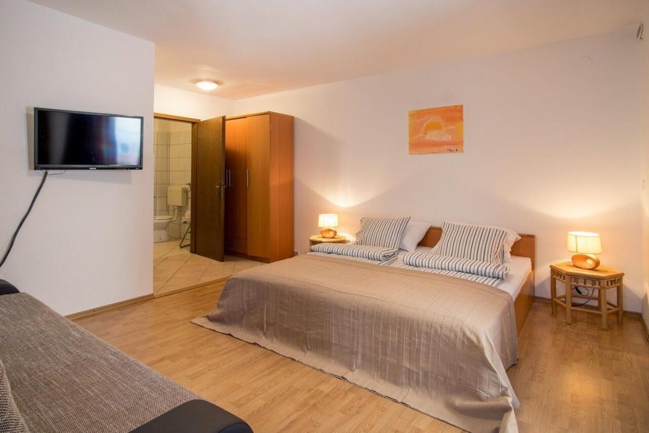 Apartment Polo Vrbnik Kültér fotó