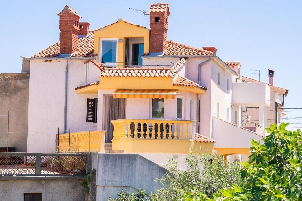 Apartment Polo Vrbnik Kültér fotó